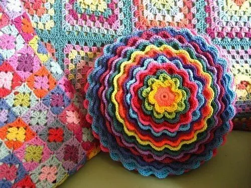 Cojines redondos a crochet - Imagui