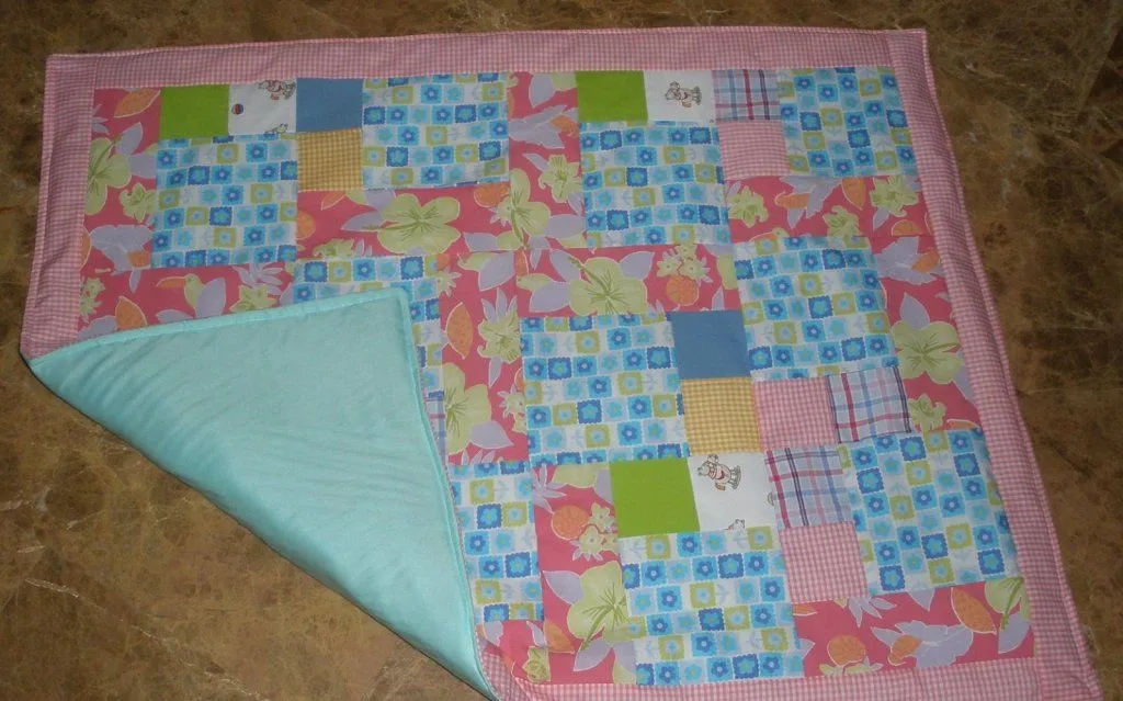 colcha bebe patchwork | Aprender manualidades es facilisimo.