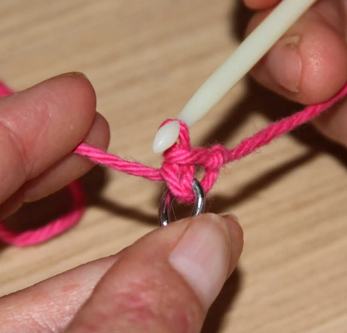Cómo hacer un collar babero de cadena y crochet | Manetes Bones