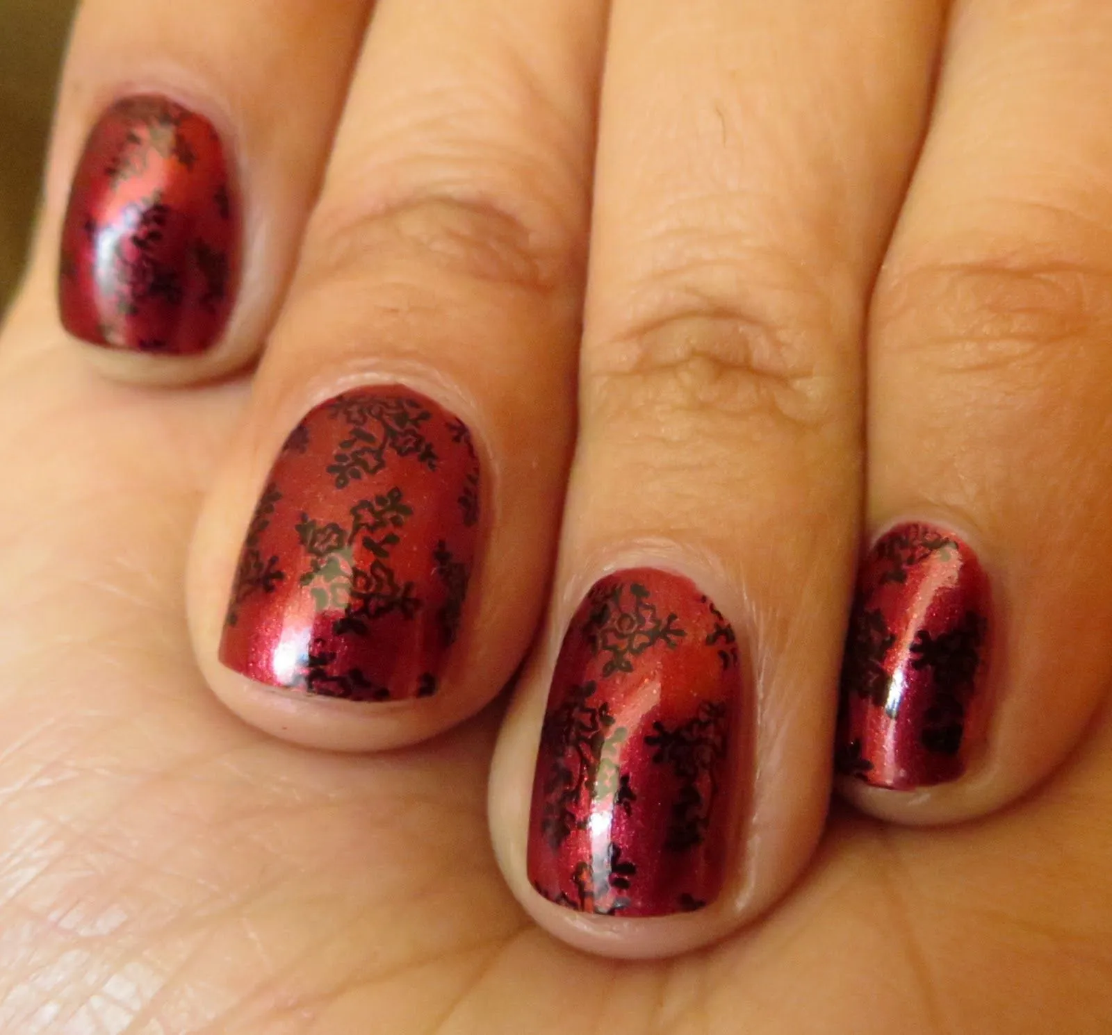 Coloreando mis Uñas: Uña de la semana: Red Bright Nails (Stamping)