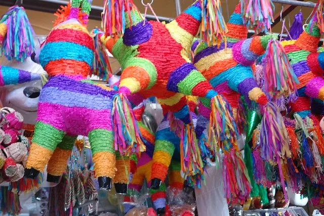 Coloridas piñatas navideñas | Flickr - Photo Sharing! Coloridas piñatas navideñas | Flickr - Photo Sharing!