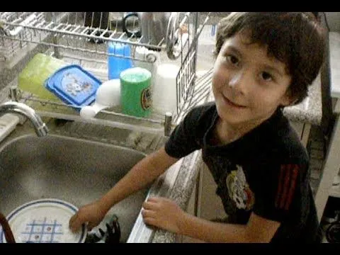 CÓMO LAVAR LOS TRASTES | HOW TO WASH THE DISHES - YouTube