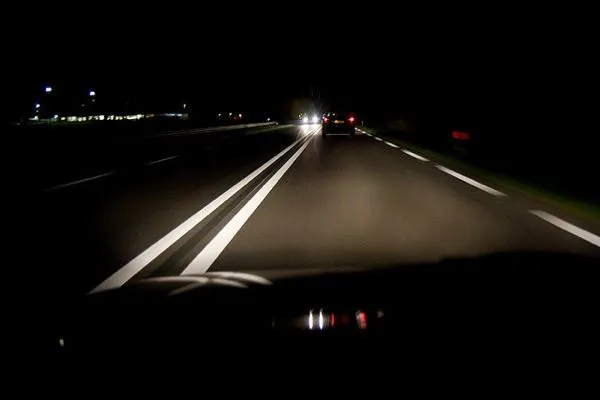 Conducción de noche | AUTOMOCIÓN MIRAFLORES