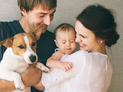 Consejos sobre cómo integrar bebés, niños y perros