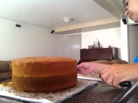 Como cortar pastel chueco - YouTube