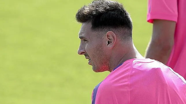El corte de pelo de Messi incendia las redes sociales - ABC.