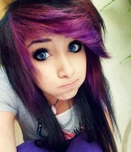 Girl violett hair