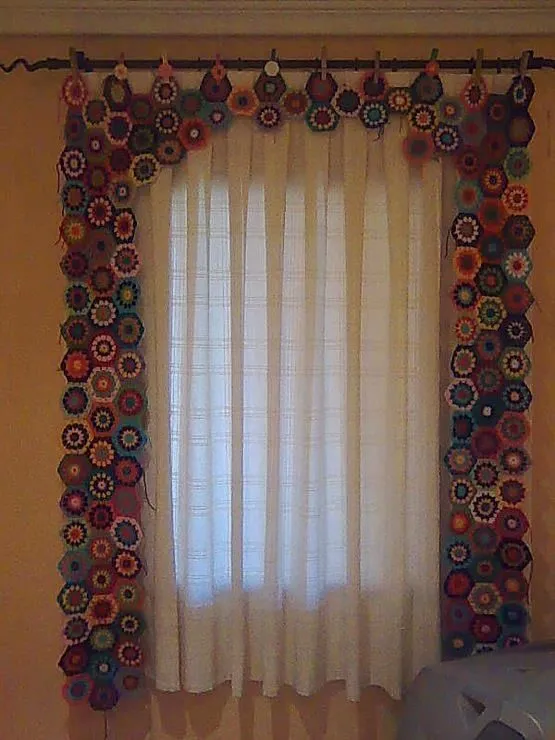 cortina de hexágonos de colores | Modelos de cortinas | Pinterest