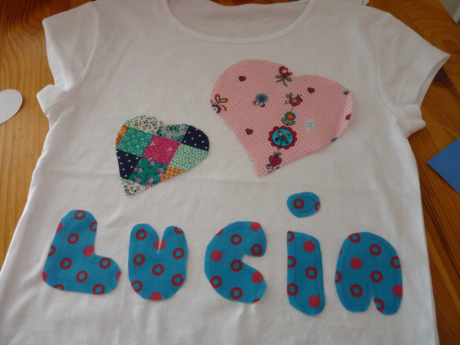 Las Cositas de Marga: Cómo decorar una camiseta con patch-work ...