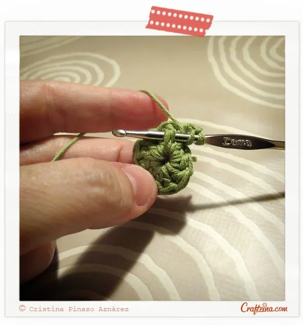 Crafteina: Clavel en crochet para San Isidro ✿ Crochet carnation ...
