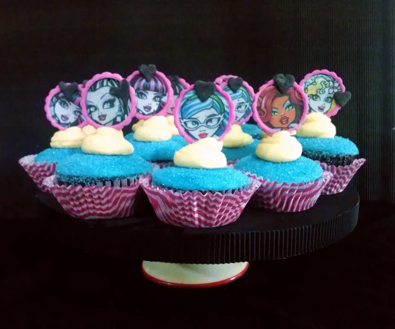Creando en azucar: Torta Monster High 2