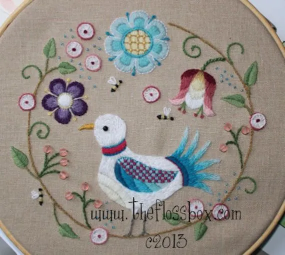 Crewel Folk Art Bird Embroidery Pattern por Theflossbox en Etsy