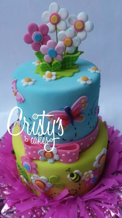Cristy's Cakes: De flores, abejas, coquitos y mariposas