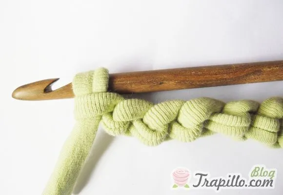 Crochet paso a paso: nudo inicial y cadena | El blog de trapillo.com