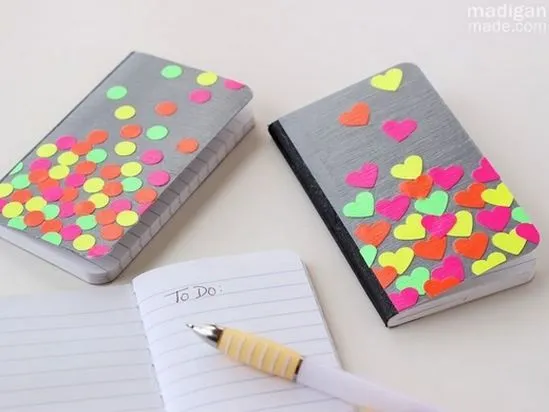 Cuadernos personalizados con confeti | Manualidades ...