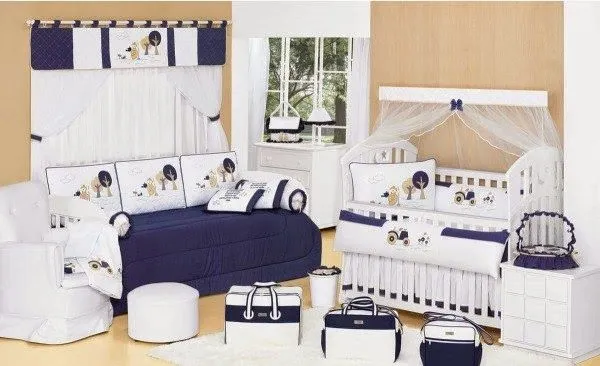 Cuartos de bebé en azul blanco y beige - Colores en casa
