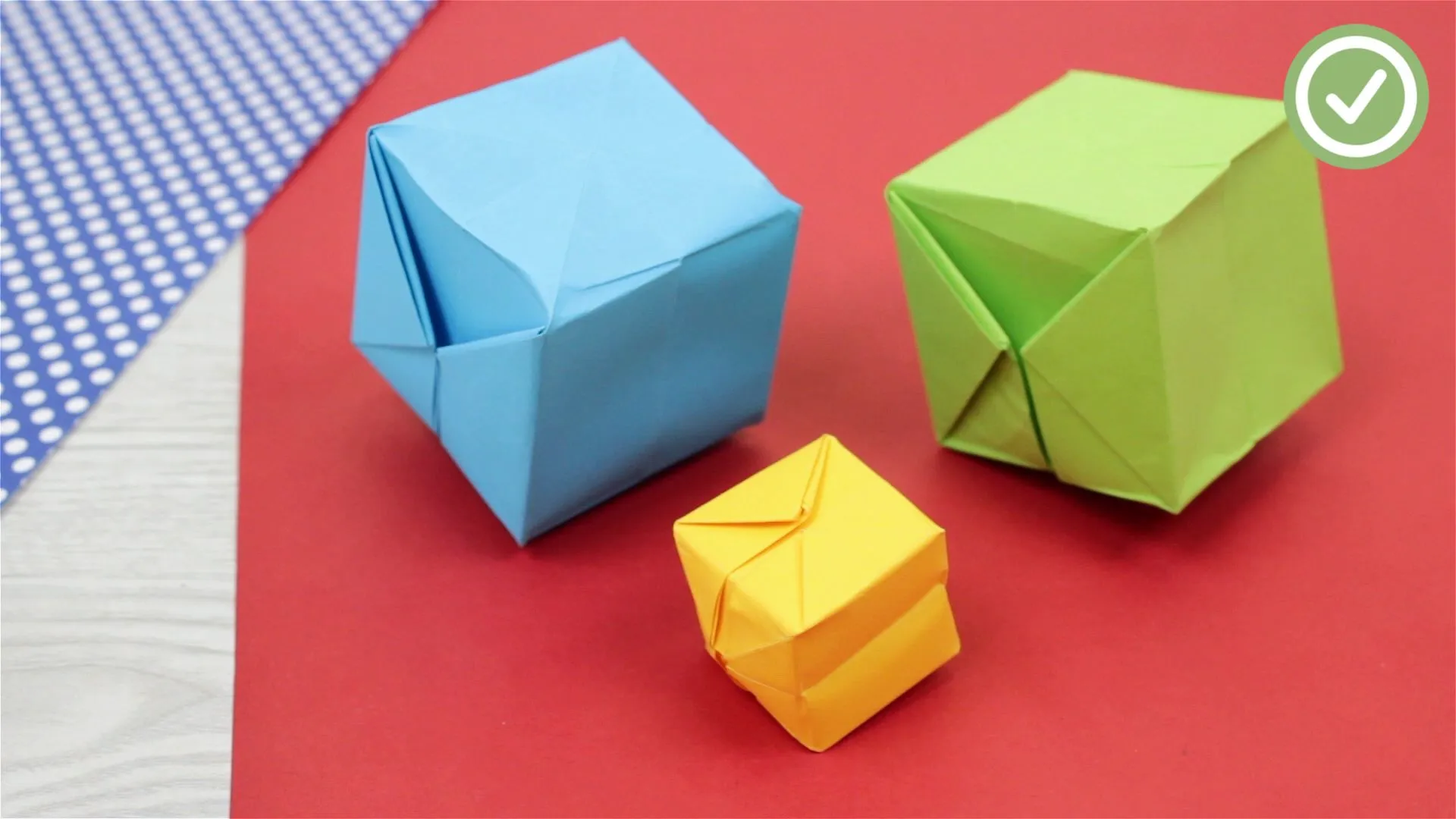 Cómo hacer un cubo inflable con papel: 11 Pasos
