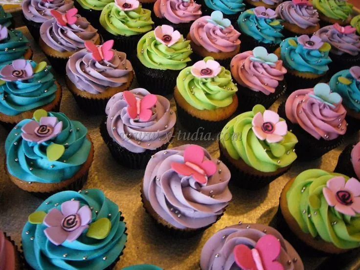 Cupcakes flores y mariposas | CUPCAKES | Pinterest | Cupcake