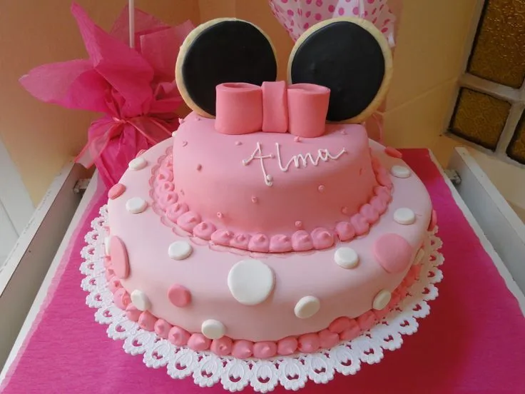 Un cumple de Minnie muy rosa para una princesa de dos añitos ...
