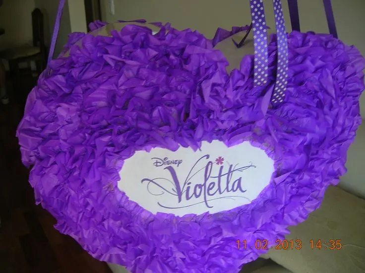Piñata... Violetta - Disney | Cumple Violetta... | Pinterest