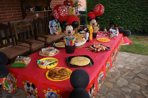 Centro de mesa para cumpleaños de la casa de Mickey Mouse - Imagui