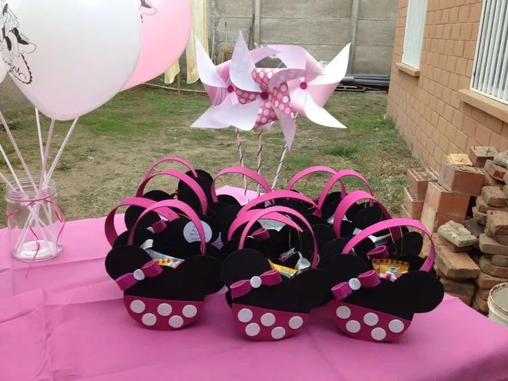 Mady on Pinterest | Minnie Mouse, Minnie Mouse Cake and Fiestas