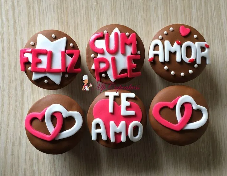 Cupcake de amor / corazones / feliz cumpleaños / te amo | CUPCAKES ...