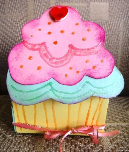 Silvia Scrap: Cajita en forma de Cupcake