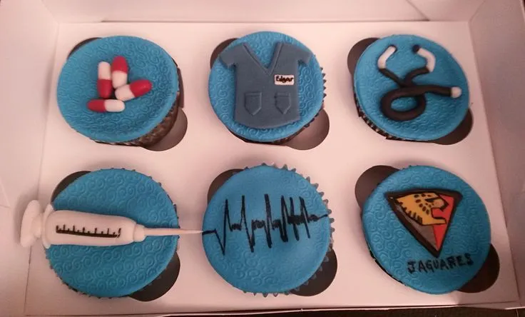 Cupcakes decorados para un doctor #medico #enfermera #nurse ...