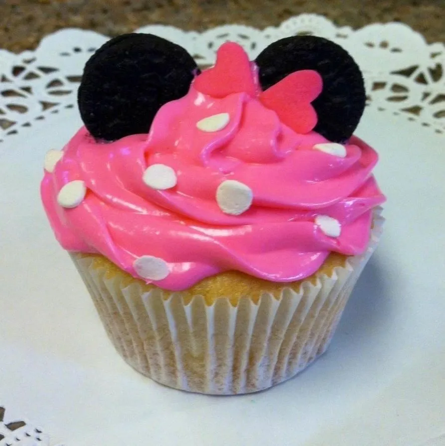 Minnie Mouse cupcake by HeathurHavoc on DeviantArt