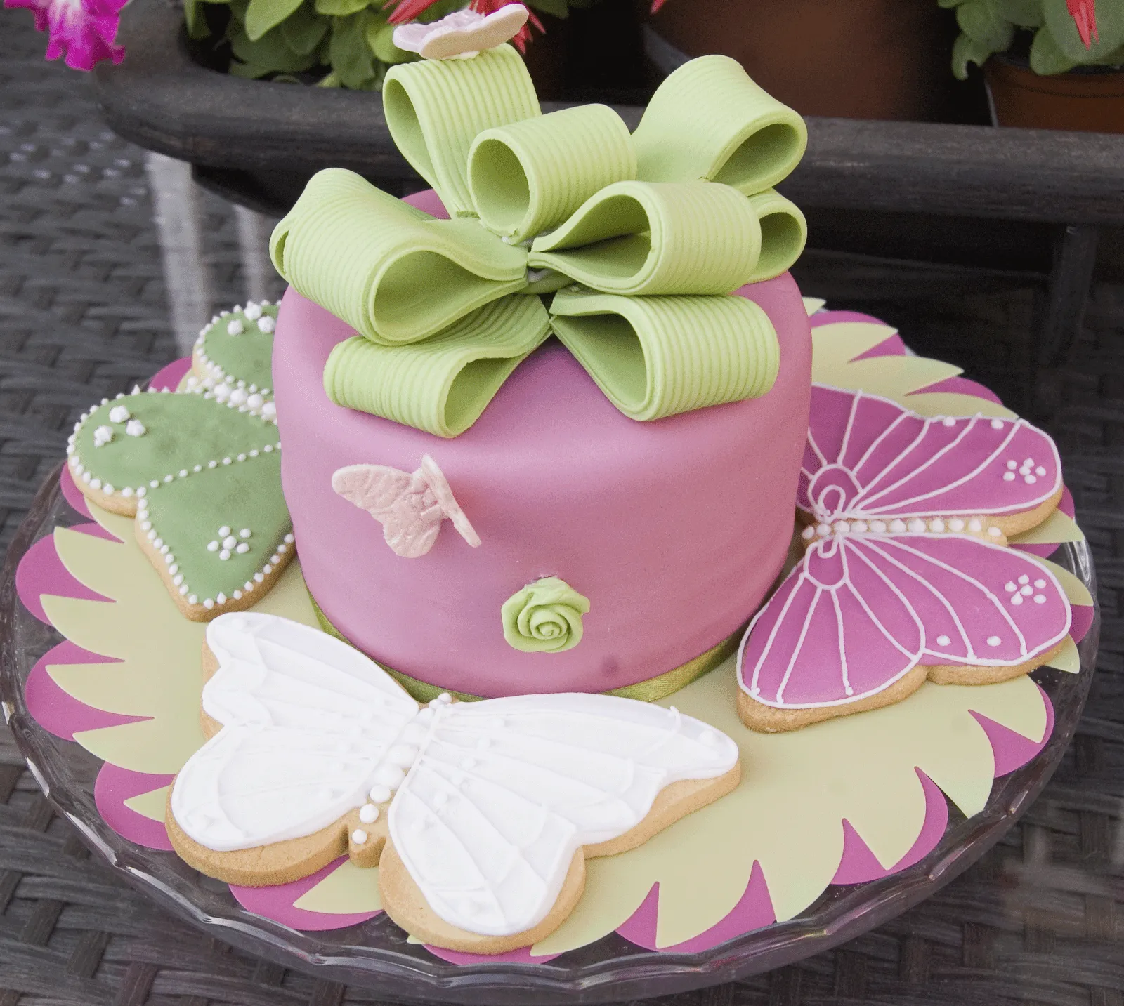 Curso de tartas decoradas con fondant y galletas mariposa | Ara ... Curso de tartas decoradas con fondant y galletas mariposa | Ara ...