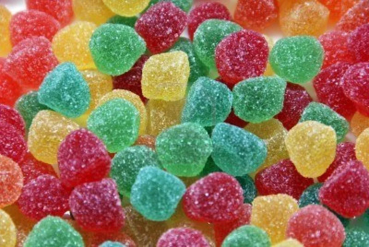 Los daños de comer demasiados caramelos Los daños de comer demasiados caramelos