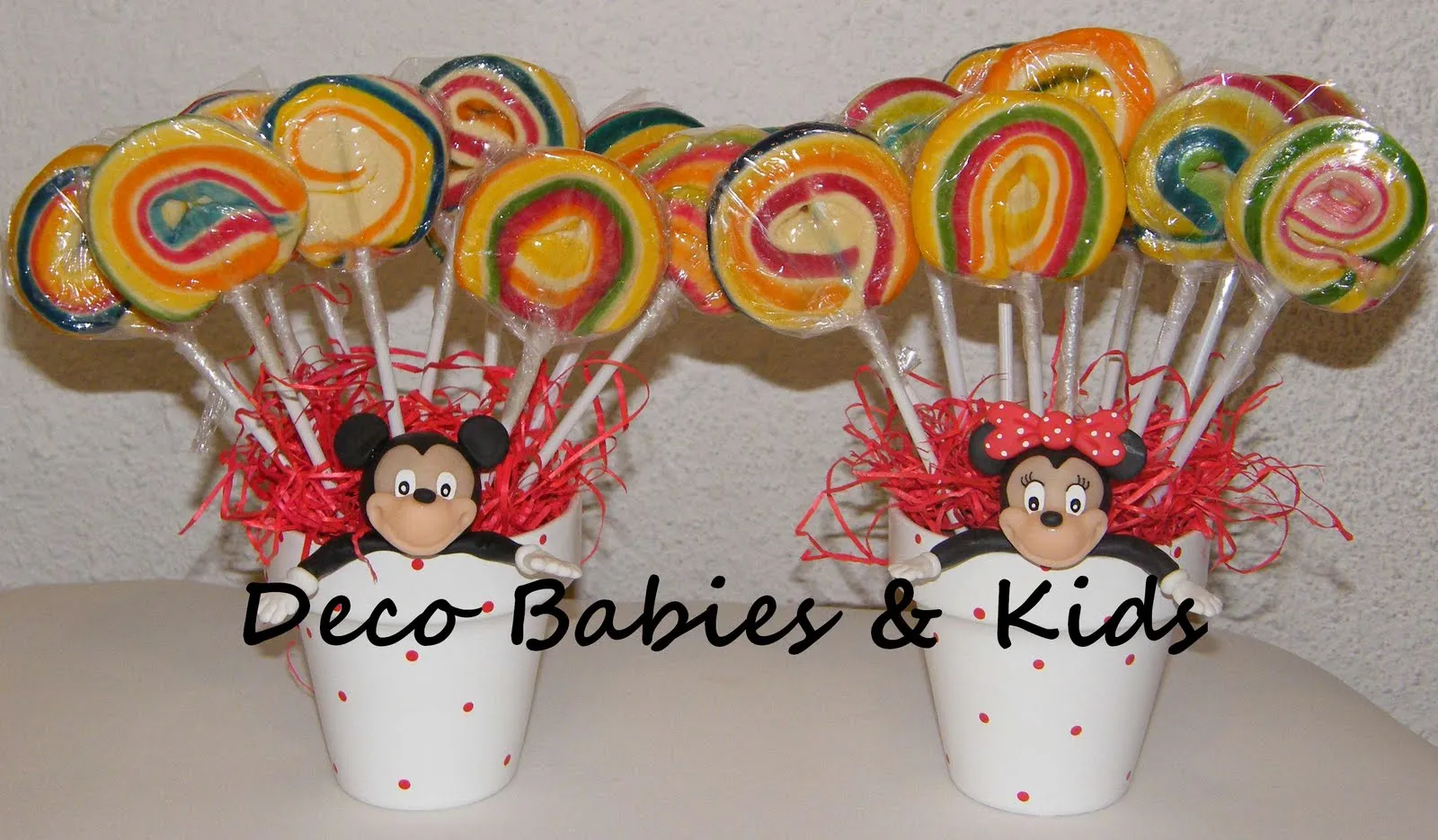 Deco Babies & Kids: Centro de mesa con chupetines Mickey y Minnie