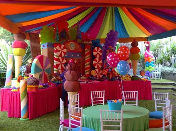 Decoración con dulces y caramelos. Fiesta temática de Hansel ...