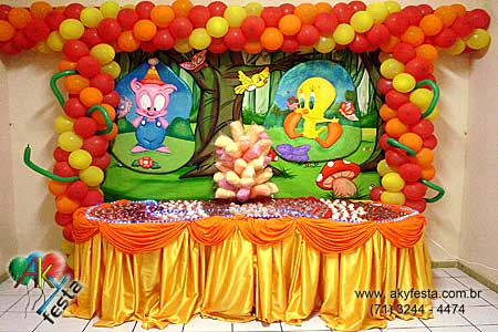 Decoración de fiesta infantil de los looney tunes - Imagui