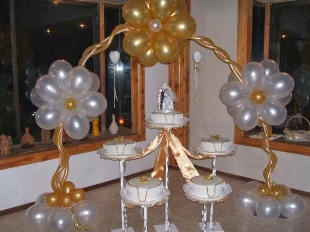 decoracion con globos blancos y dorados - Buscar con Google ...