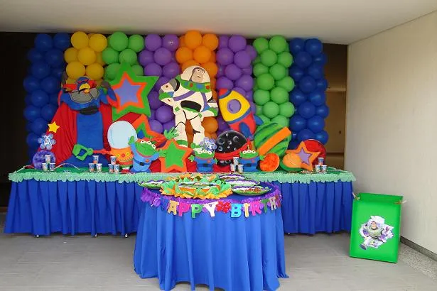 Arreglos de globos para fiestas infantiles de Toy Story - Imagui