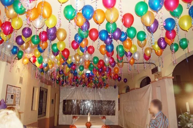Decoración de globos en el techo - Imagui