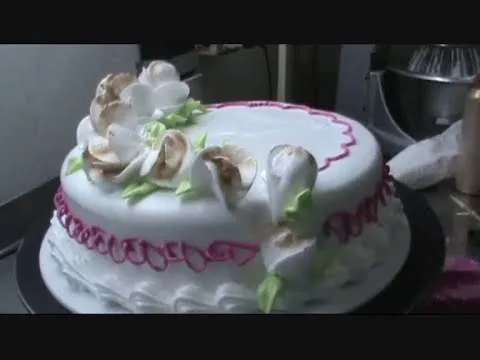 Decoración torta con merengue italiano,técnica de las rosas con el ...