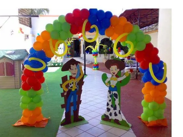 Decoración de fiestas infantiles Toy Story con globos - Imagui