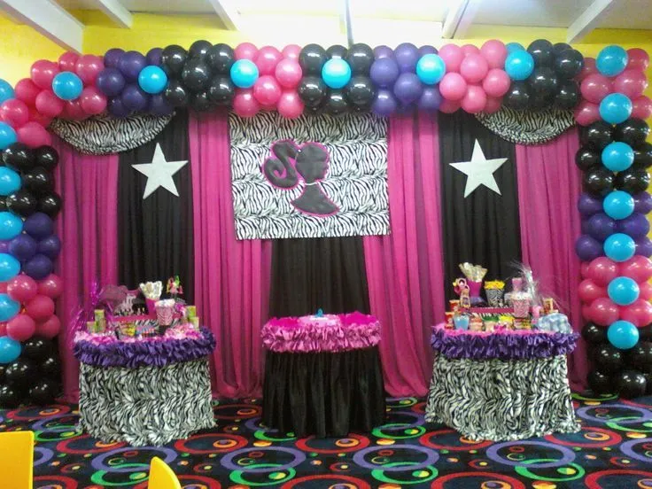 Decoraciones con globos para fiestas de Barbie - Imagui