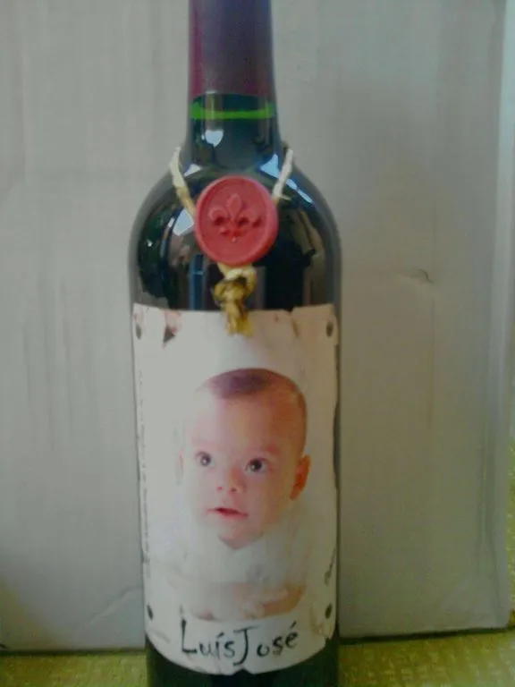 Decoración de botellas de vino para bautizo - Imagui