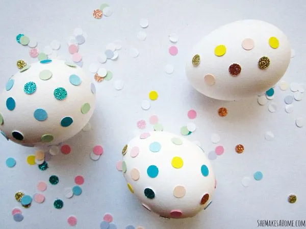 Decorar huevos de Pascua con confeti - Decorar Hogar