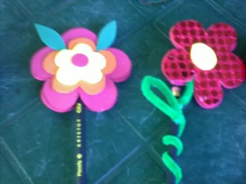 Flores en foami decoradas - Imagui