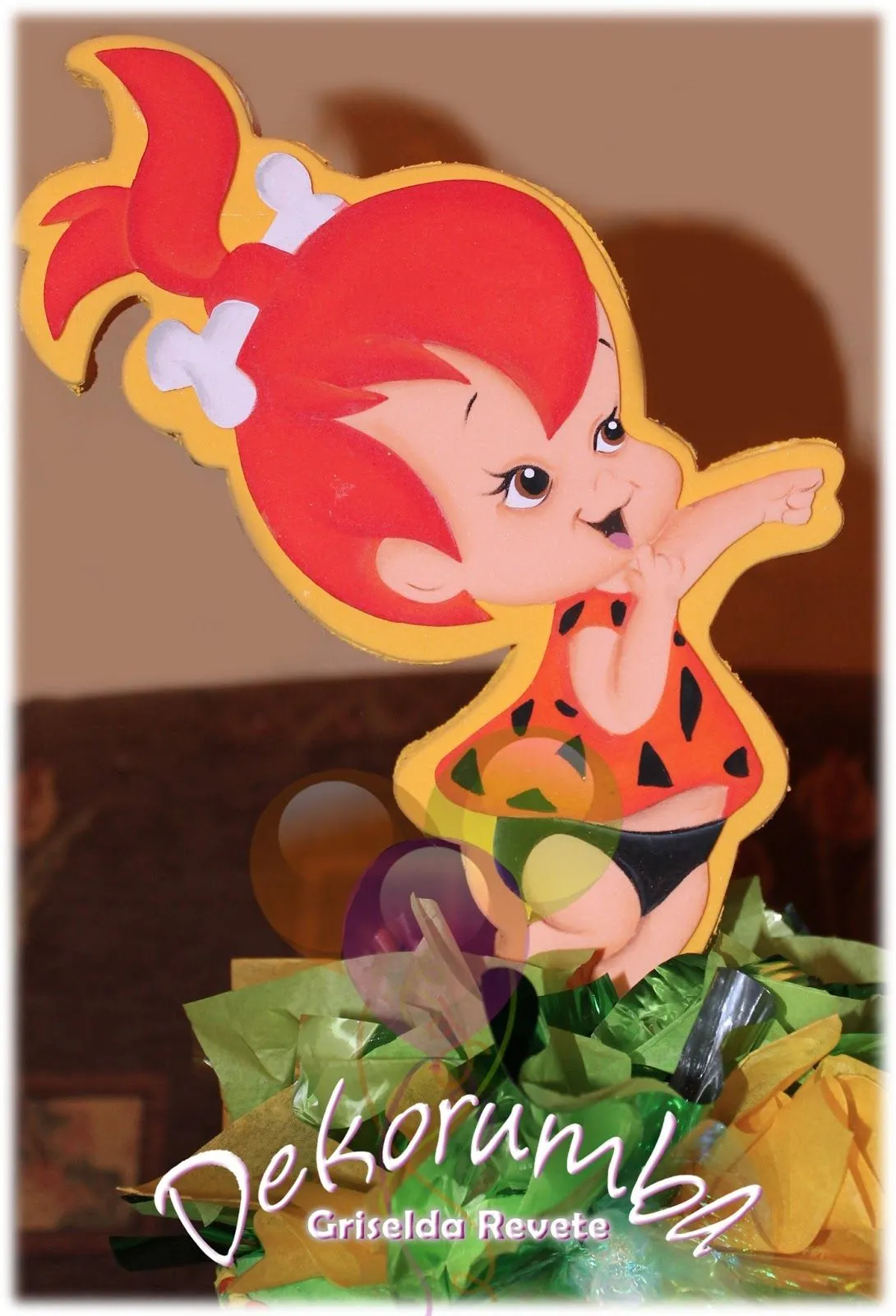 Dekorumba: Centros de Mesa de Pebbles y Bam Bam Dekorumba: Centros de Mesa de Pebbles y Bam Bam