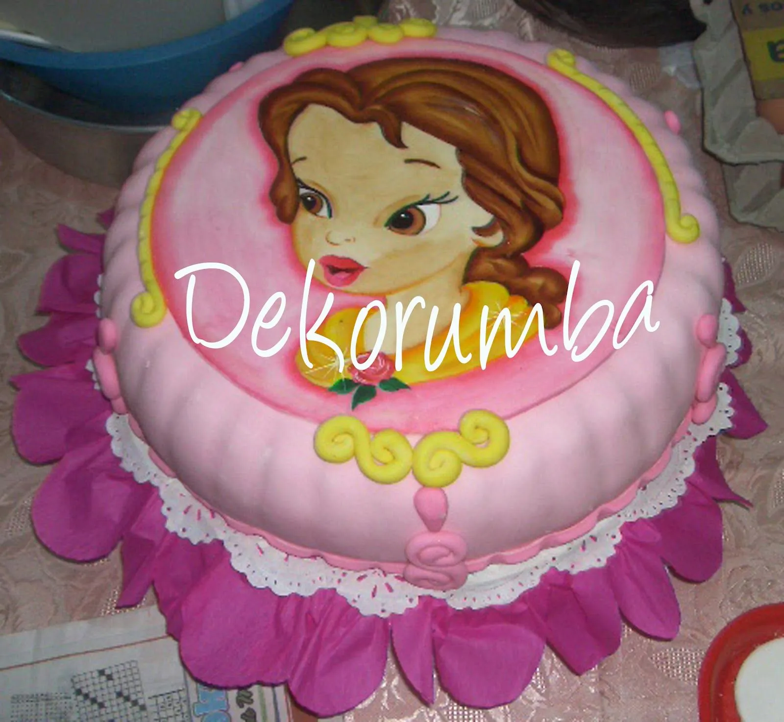Dekorumba: Torta Decorada de La Princesa Bella Bebe