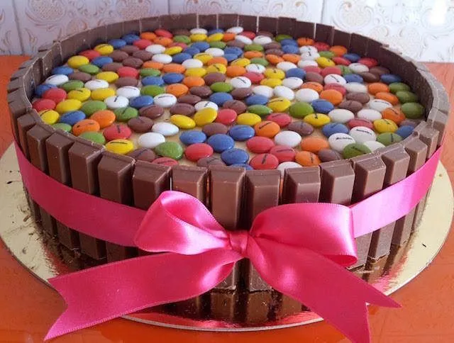 Deliciosa tarta tres chocolates para cada fiesta