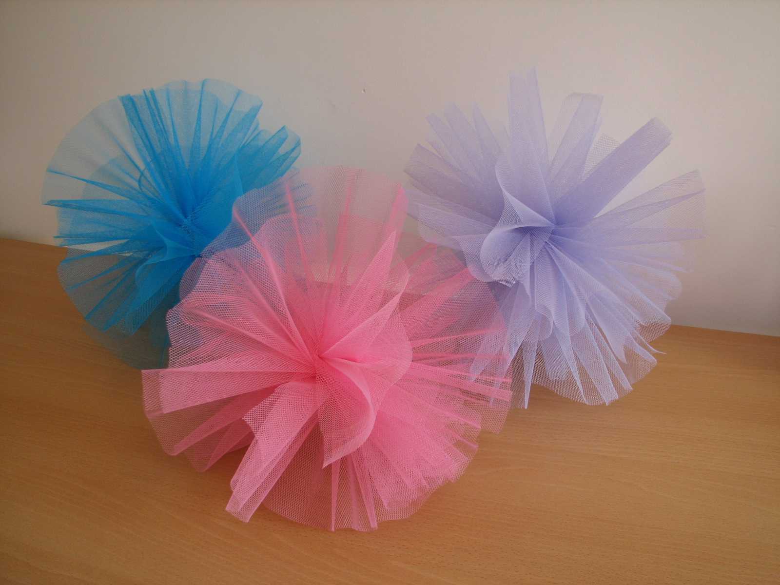 Deshilachado: Tutorial: pompones de tul / Tutorial: tulle pompoms