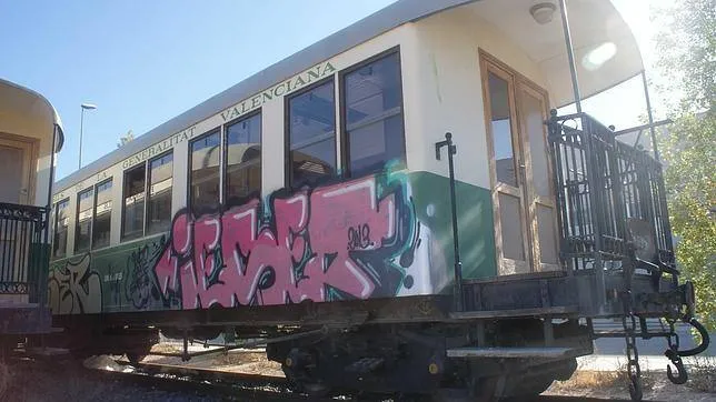 Detenido por llenar de grafitis los vagones del primer tren ...