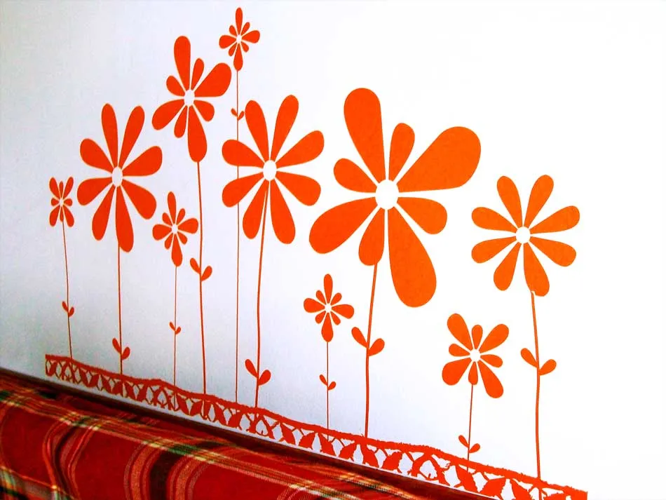 Diseño de flores sobre vinilo decorativo naranja Diseño de flores sobre vinilo decorativo naranja